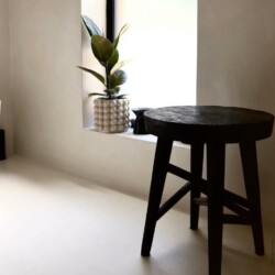 ClaudiCemento microcement DECK, off white,  design and photos @downatorchardhouse (Instagram) Bathroom