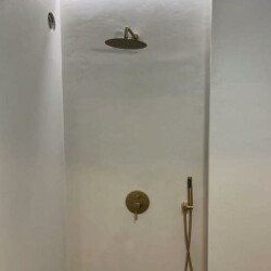 ClaudiCemento microcement deck on the floors, walls, ceilings installed by Lukasz - 07784989756. Bathroom