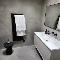 ClaudiCemento microcement on the floors, walls, ceilings. Bathroom