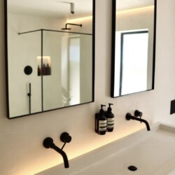 ClaudiCemento microcement DECK, off white,  design and photos @downatorchardhouse (Instagram) Bathroom